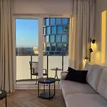 Urban Global Premium - 10th Floor No 23 - Free Garage Apartment