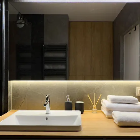 Urban Global Premium - 10th Floor No 23 - Air Condition - Balcony Katowice