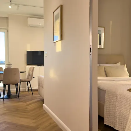 Urban Global Premium - 10th Floor No 23 - Air Condition - Balcony Apartment Katowice