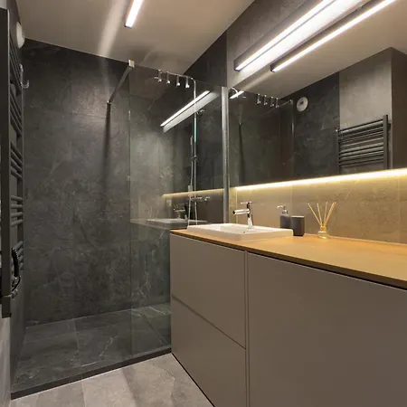 Apartment Urban Global Premium - 10th Floor No 23 - Air Condition - Balcony Katowice