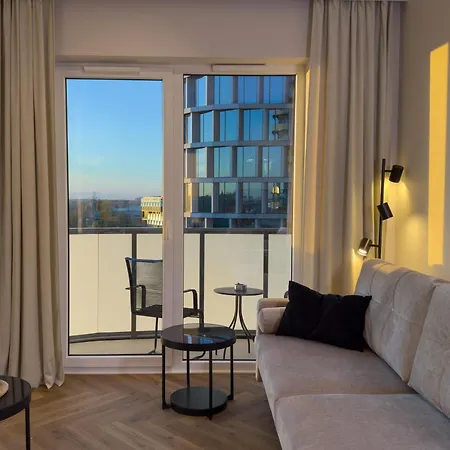 Urban Global Premium - 10th Floor No 23 - Air Condition - Balcony Apartment