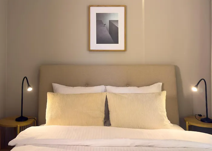 Urban Global Premium,10th Floor No 23, Self Check-in, No Deposit